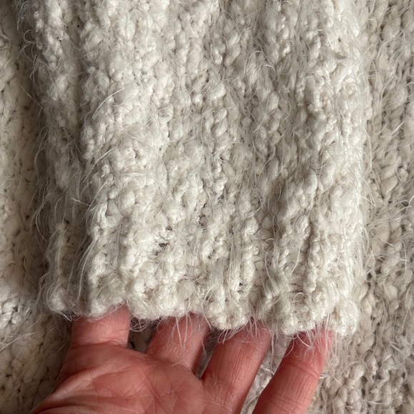 Cozy Cream Open-Front Women's Sweater Cardigan - Picture 6 of 6